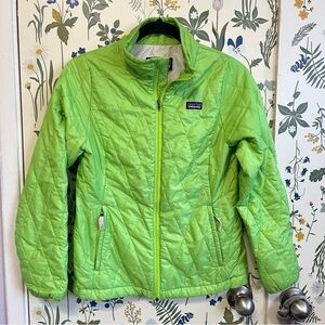 Patagonia Girl's Nano Puff Jacket PrimaLoft
Neon Green Size Large